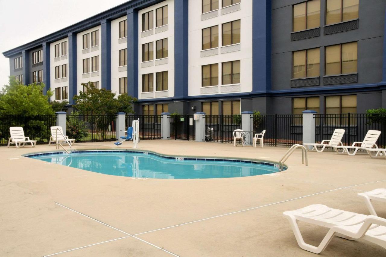 Clarion Pointe Jacksonville Near Camp Lejeune Dış mekan fotoğraf